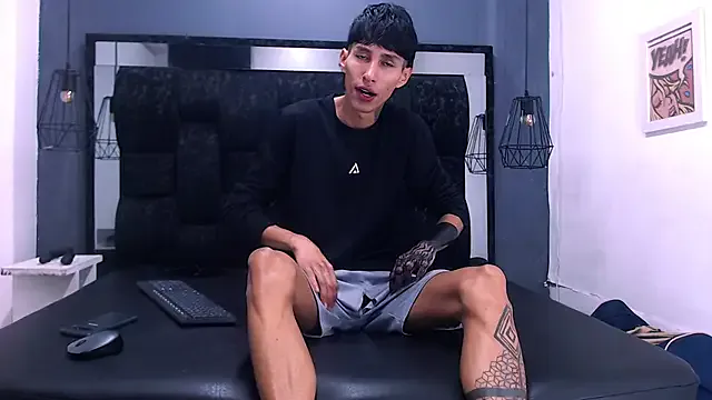 Daniel_delux_ from StripChat is Freechat