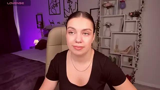 DaniellaLovely from StripChat is Freechat