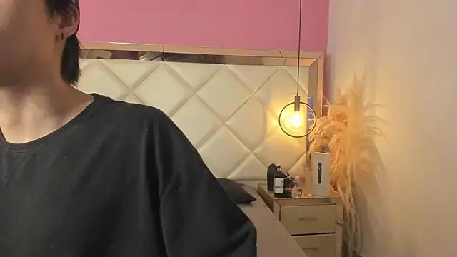 Daphne_And_Roger from StripChat is Freechat