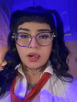 DarkKtemptation from StripChat is Freechat