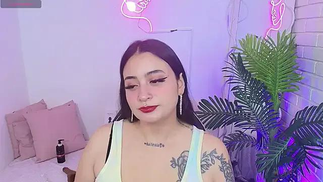 Darling_tay from StripChat is Freechat