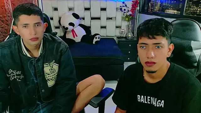 Girls: try live performances with matured performers, from dancing to quirks, in a variety of beautiful sex cams.