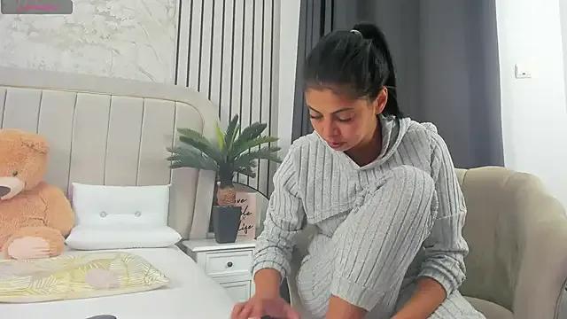 DaryaReed from StripChat is Freechat