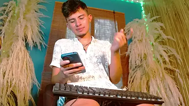 david_valiz from StripChat is Freechat