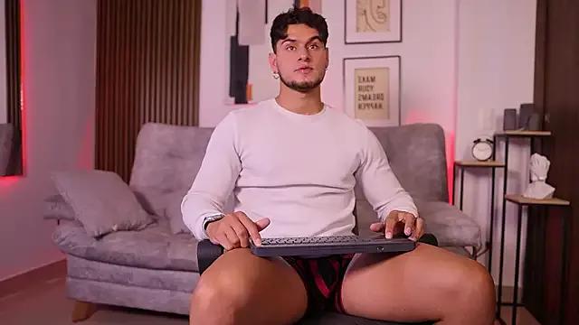 DaviesBrown from StripChat is Freechat