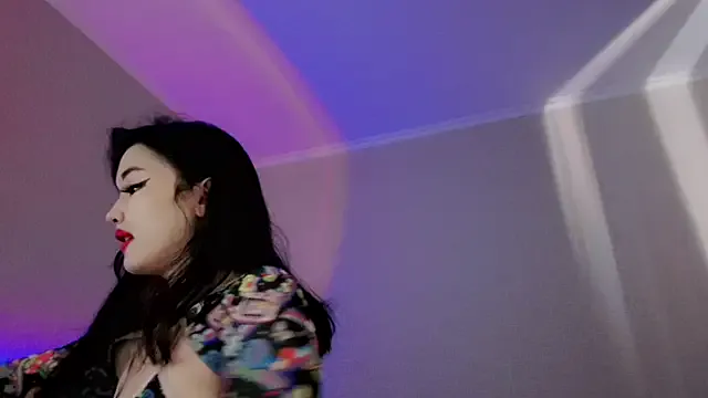 Dazzl1ngFire from StripChat is Freechat