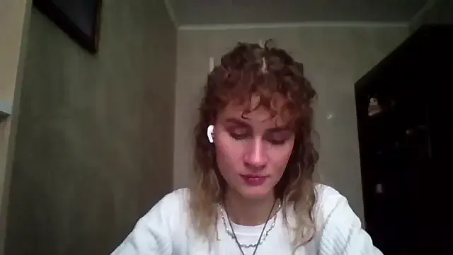 DeanneGilcher from StripChat is Freechat