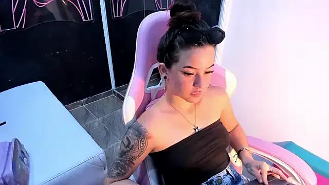 Girls: try live performances with matured performers, from dancing to quirks, in a variety of beautiful sex cams.