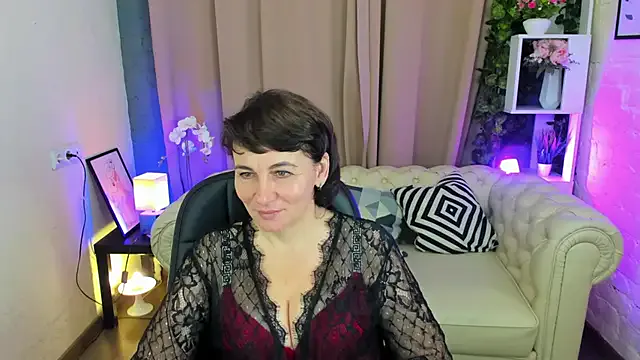 Demi_Mature from StripChat is Freechat