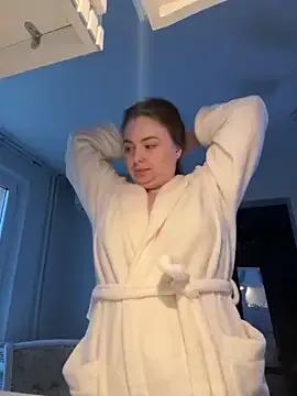 DeniMilkyyyyy from StripChat is Freechat