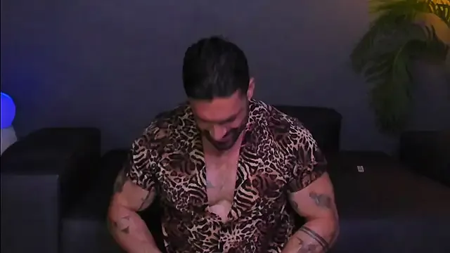 dennis_cox1 from StripChat is Freechat