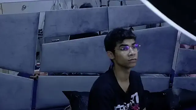 Desire4Duo from StripChat is Freechat