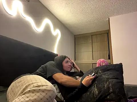 DesireLuxe from StripChat is Freechat