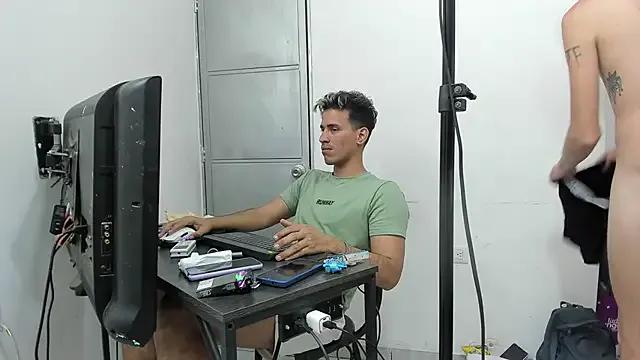 destroys_snow_white from StripChat is Freechat