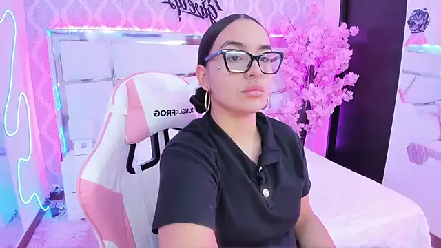 DevoraCarther from StripChat is Freechat