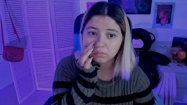 DiaAngell from StripChat is Freechat