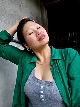 diamond-- from StripChat is Freechat