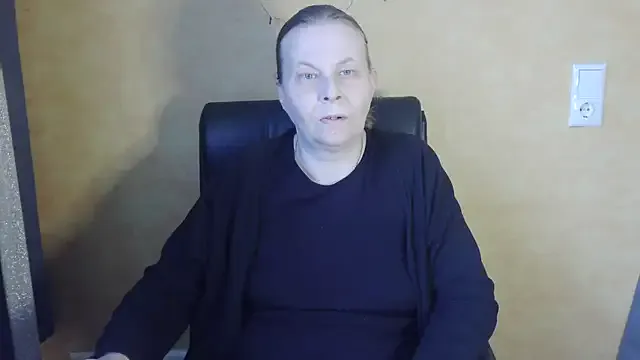 Diamond_Bite from StripChat is Freechat