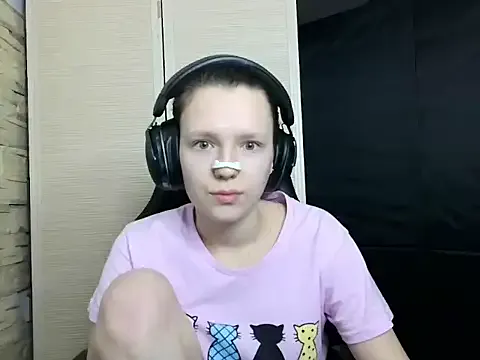 Diana-back from StripChat is Freechat