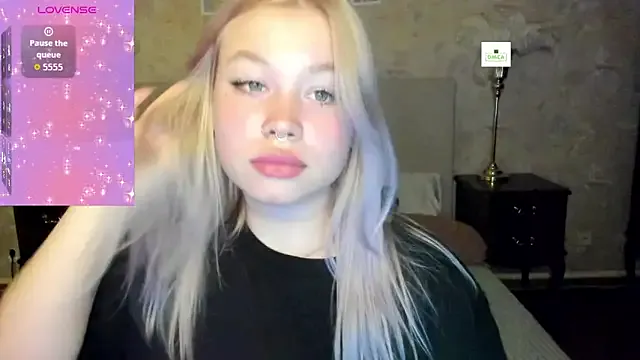 Diana_Dream from StripChat is Freechat