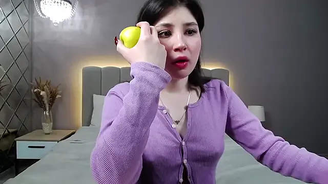 DianaMello from StripChat is Freechat