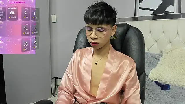 Girls: try live performances with matured performers, from dancing to quirks, in a variety of beautiful sex cams.