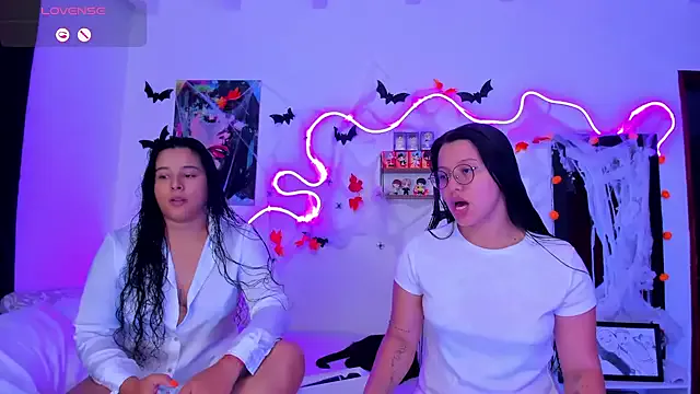 Girls: try live performances with matured performers, from dancing to quirks, in a variety of beautiful sex cams.