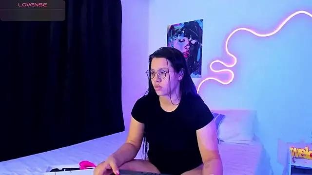 Dilan_and_Mia from StripChat is Freechat