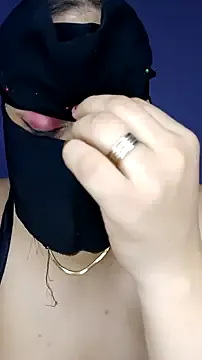 Dolly150 from StripChat is Freechat