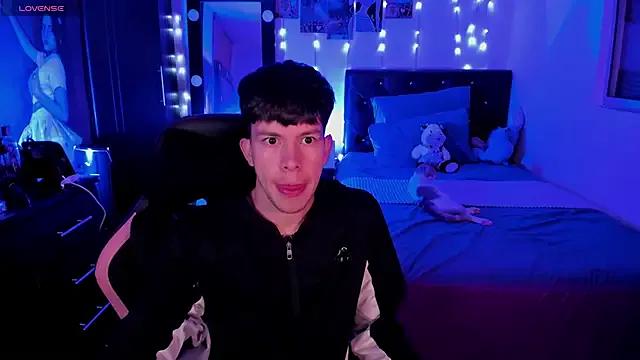 DominicPrince from StripChat is Freechat