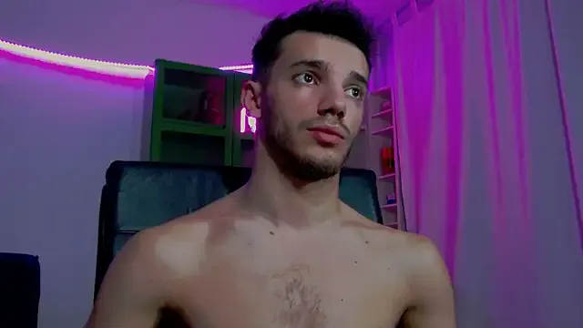 DominicValente from StripChat is Freechat