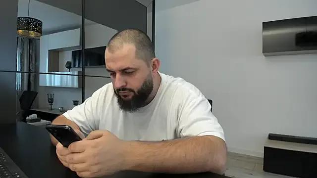 DravenPeak from StripChat is Freechat