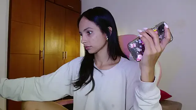 DreamsAnna from StripChat is Freechat