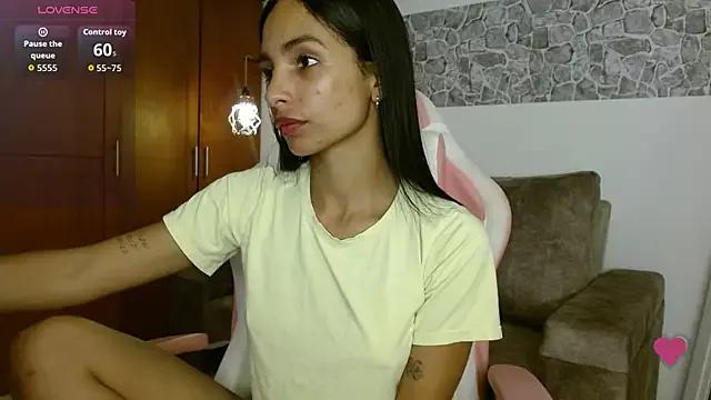 DreamsAnna from StripChat is Freechat