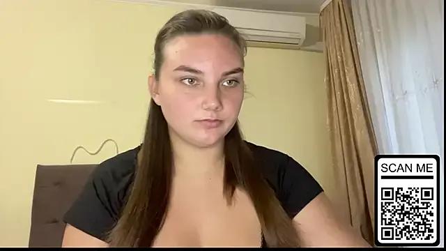 Dreamyblushfairy from StripChat is Freechat