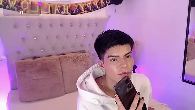 Girls: try live performances with matured performers, from dancing to quirks, in a variety of beautiful sex cams.