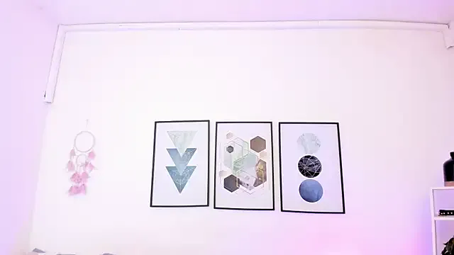 Dullce77 from StripChat