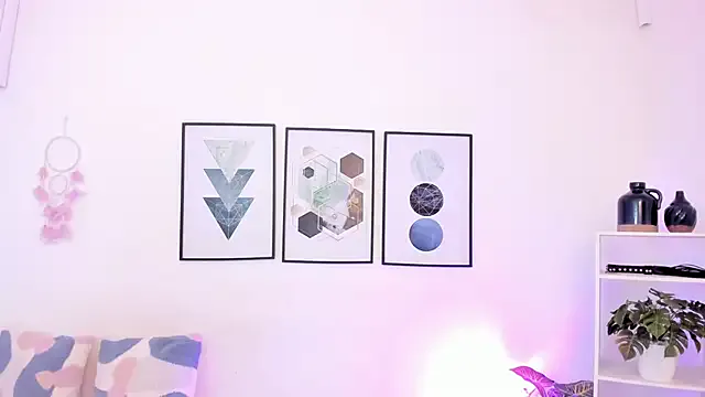 Dullce77 from StripChat