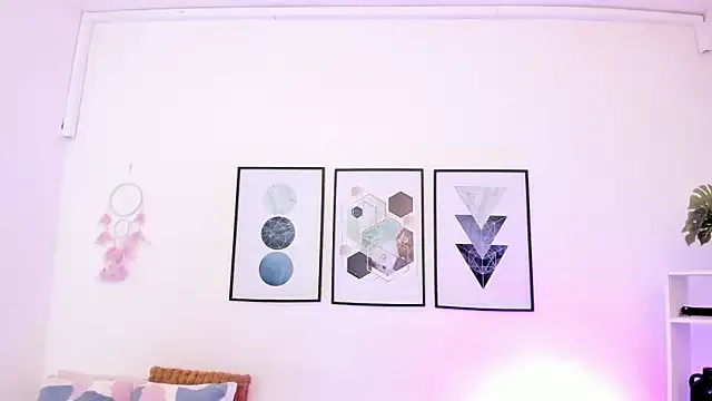 Dullce77 from StripChat