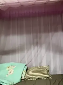 dusi-cute from StripChat is Freechat