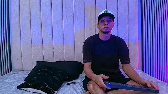 DustinandJordan from StripChat is Freechat