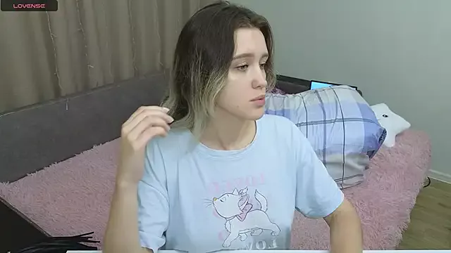 Girls: try live performances with matured performers, from dancing to quirks, in a variety of beautiful sex cams.