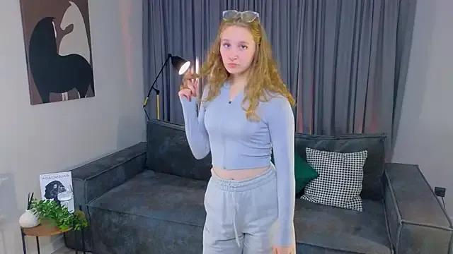 EarlieResek from StripChat is Freechat