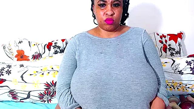 Ebonylovelyx from StripChat is Freechat