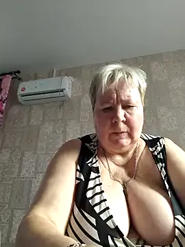 EffectFiona on StripChat 