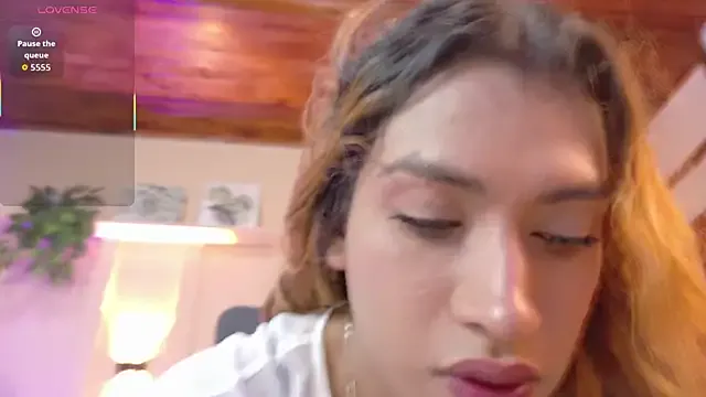 Ela_windsor from StripChat is Freechat