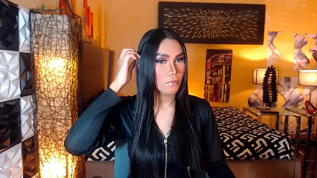 ElegantKellyUncutTS from StripChat is Freechat