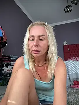 ElenabonyX from StripChat is Freechat