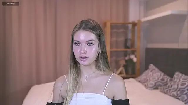 EleneDrews from StripChat