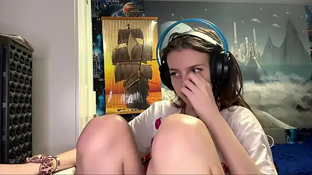 Elira_Breeze from StripChat